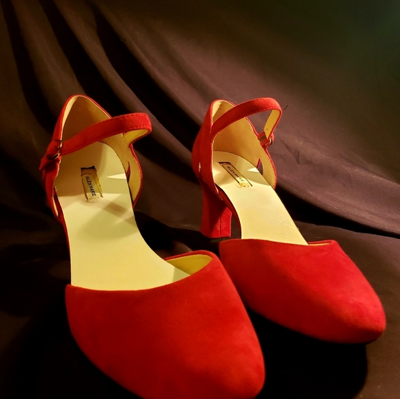 NEW Red Suede Heels by Alex Marie, Size 12 - Picture 5 of 8